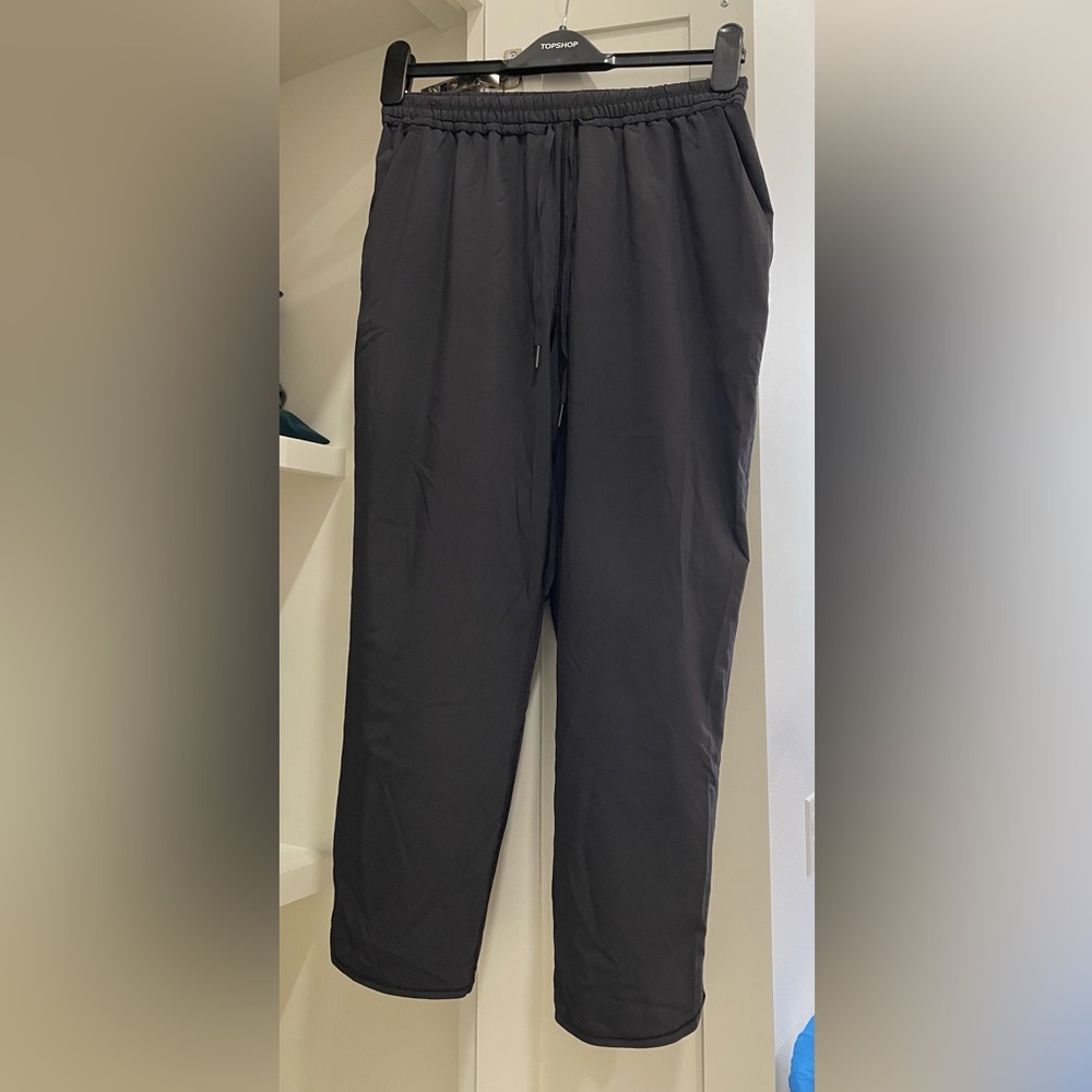 BLACK Lululemon jogger like new condition